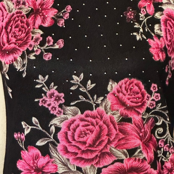 Lovely floral petite sweater-New with tag! (Cut small) - Picture 4 of 5